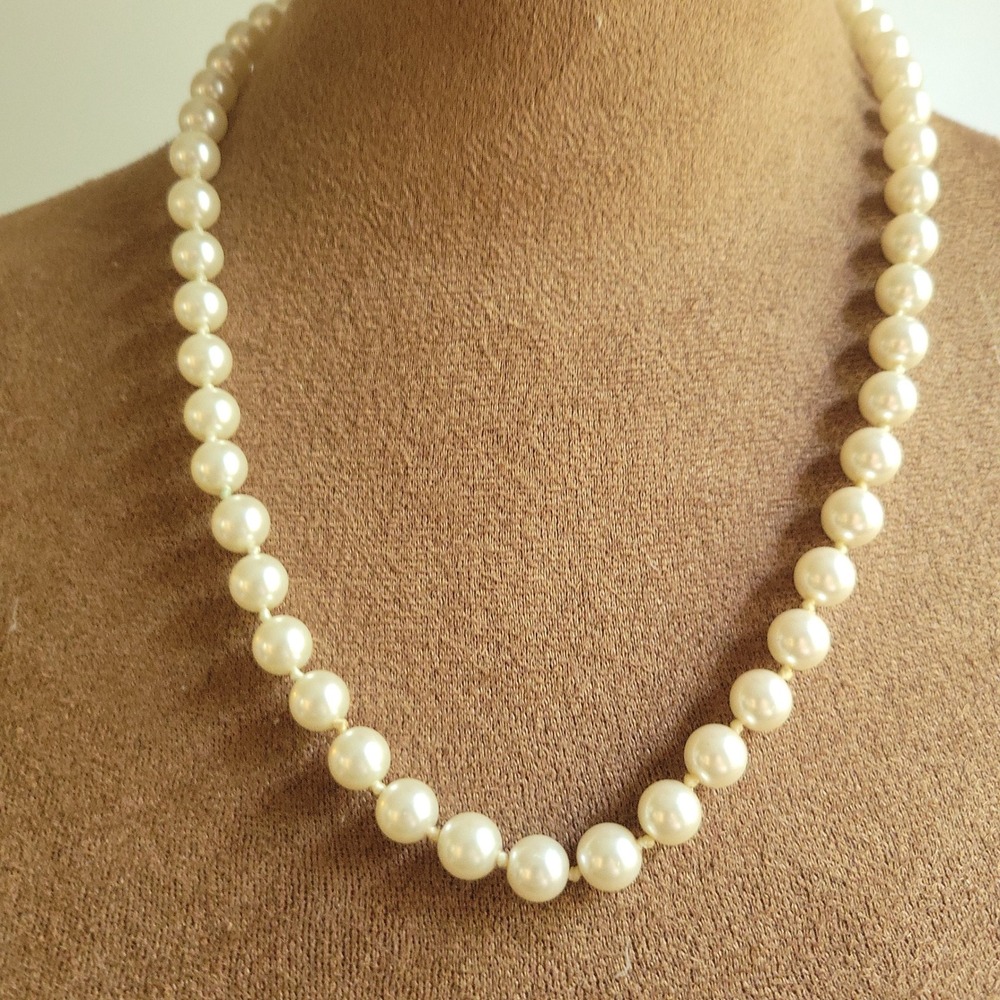 ROMAN Vintage Hand Knotted Faux Pearl Necklace 18 Inch Cream White Old Money